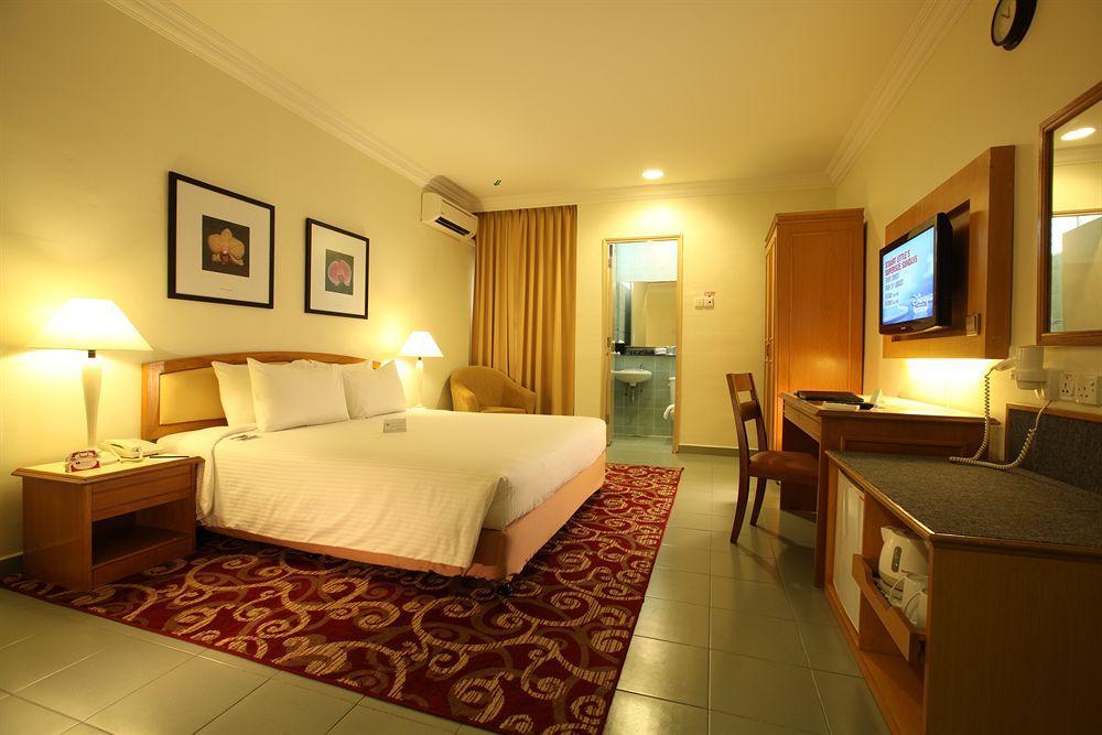 Ibis Styles Sepang Klia Hotel Exterior photo